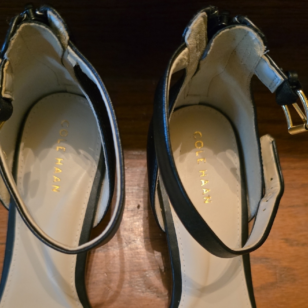 Cole Haan Black Sandals Sleek and Stylish